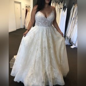 Brand New Never worn Calla Blanche wedding gown